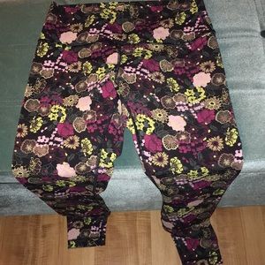 Lululemon Winder Under High Rise pants.